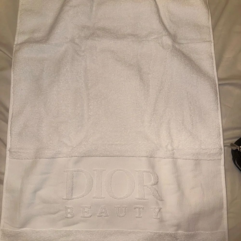 Dior Beauty Face Towel White Logo Cotton Authentic Gift Box
